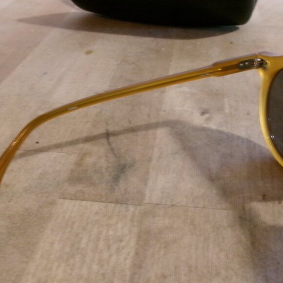 Brand New in Case Raen Sunglasses - Picture 4 of 7